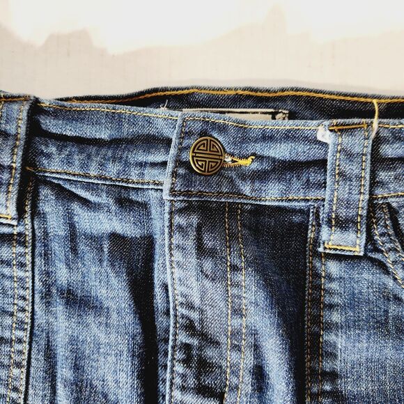 Disney Jean Denim Skirt Pirates of the Caribbean Womens Sz 10 Worlds End Graphic - Picture 3 of 9